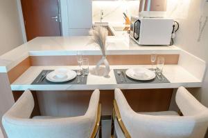 PVH - Burj Khalifa View Studio - Emaar Residence Fashion Avenue