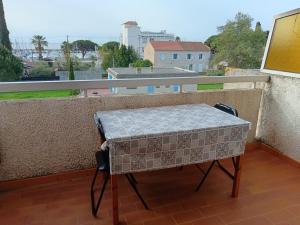 charmant studio Mezzanine vue mer,près du port