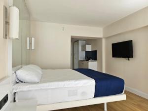 Orbi City- Sea View Apt