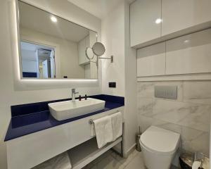 Orbi City- Sea View Apt