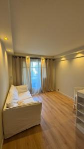 Renovated & cozy apartment