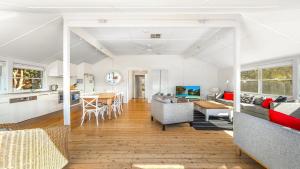 Torcello - Waterfront on the Bay by HolidayCo