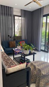 LAYCAM home - nhà cô gái Thái