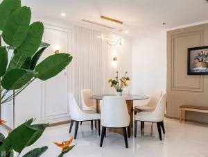 Landmark SkyView Premium Suite