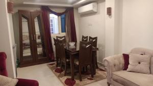 2 Bed Room Family Flat Near Giza Pyramids