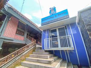 Urbanview Hotel Trisna Srabah