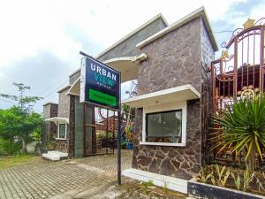 Urbanview Hotel Trisna Srabah