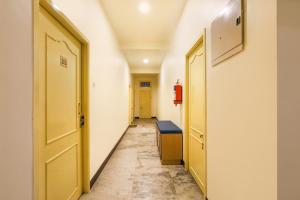 FabHotel Santhi Inn - 500 meters from Promenade Beach