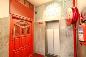 FabHotel Santhi Inn - 500 meters from Promenade Beach