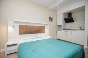 Elegant Apartment with Sea View in Alliance Palace