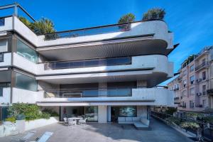 REF 1429 - Cannes Croisette - Sea view apartment for rent