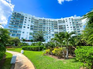 Punta me Luxury Apartment Beach front