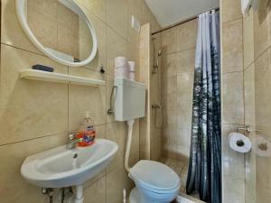 Lovely Studio Malina close to the Beach