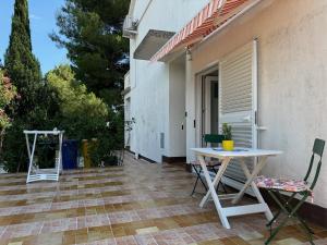 Lovely Studio Malina close to the Beach