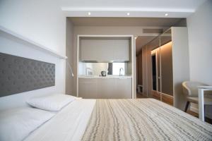 Elegant Apartment with Sea View in Alliance Palace