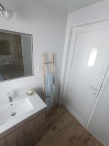 Courtyard T0 Studio Farmhouse