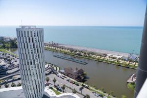 Elegant Apartment with Sea View in Alliance Palace