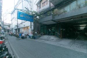 Urban Travellers Hotel by RedDoorz