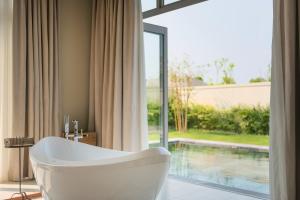 FLC Luxury Hotel Samson