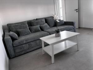 Apartment in Pirovac with balcony, air conditioning, Wi-Fi (4717-1)