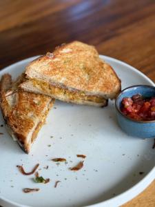 Daffodil Restaurant & Holiday Resort