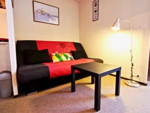 Studio cabine 24m², 4 personnes, balcon Sud, pied des pistes - FR-1-340-75