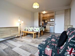 Studio-cabine 4/5 pers. avec balcon sud, proche pistes et commerces, Chamrousse 1650 - FR-1-340-55