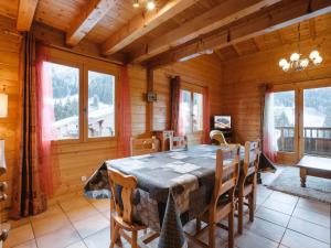 Chalet Mitoyen à La Clusaz, Idéal Famille, 6 Voyageurs, 3 Chambres, Proche Pistes - FR-1-304-277