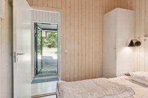 Large Holiday Home With Hot Tub By Vig Lyng