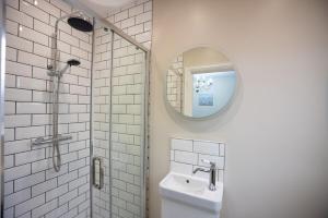 Apartment 1, Elizabeth Hall