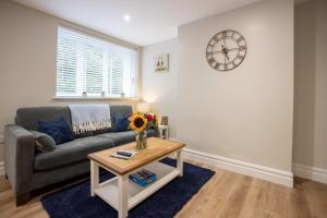 Apartment 1, Elizabeth Hall