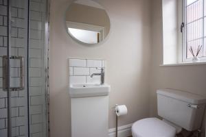Apartment 1, Elizabeth Hall
