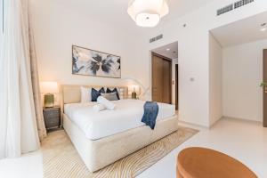 Partial Sea Views with Private Beach Access, Near Dubai Marina and Palm Jumeirah, Grand Bleu Tower by Elie Saab, Tower 2, Emaar Beachfront by Deluxe Holiday Homes