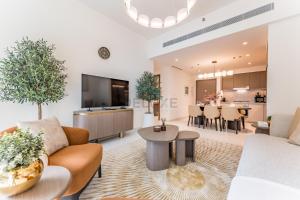 Partial Sea Views with Private Beach Access, Near Dubai Marina and Palm Jumeirah, Grand Bleu Tower by Elie Saab, Tower 2, Emaar Beachfront by Deluxe Holiday Homes