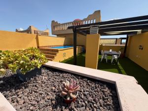 Ático Mediterráneo con Piscina Privada