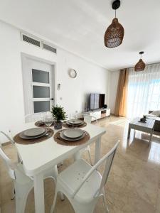 Ático Mediterráneo con Piscina Privada