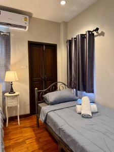 103-25 Kathu Waterfall