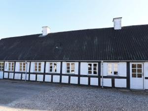 10 person holiday home in Hadsund