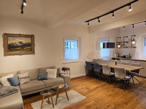 Riva Residence in Old Town Ljubljana by the Cobblers Bridge