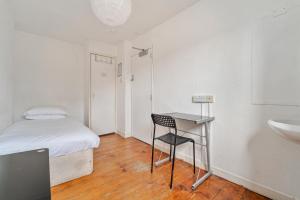 Westbourne Place Rooms - by Clifton Short Lets"