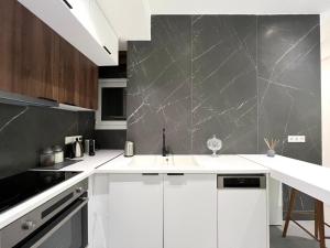 Elegant Two Bedroom Apartment a few steps from Plaka