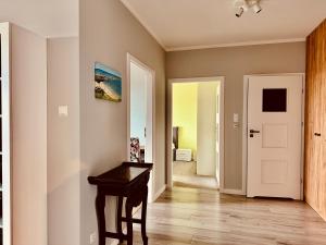 Baltic Inspiration - Guest Favorite, Super Location, 75 SQM, 2 King Bedrooms, Jacuzzi Bath, Parking