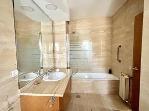 5 Rooms Party Villa, 10 mins to Beach