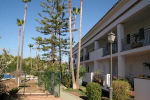 1 Bed-4 Guests-AirCon-Parking-Golf