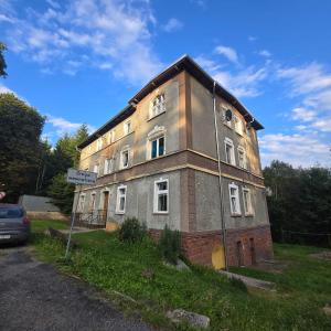 Apartament z kominkiem w starej kamiennicy