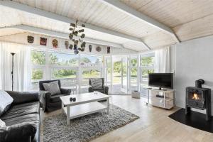 617-N-Melby-Bakkely-8-B