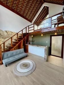 Villa Suaka by Sackstone