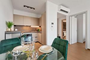 Eurovea Tower Apt 2 Sky View