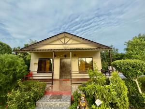 15 min from pari chowk greater noida farmhous15