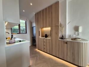 Stunning Seapoint Studio with epic Sunset views and Garage